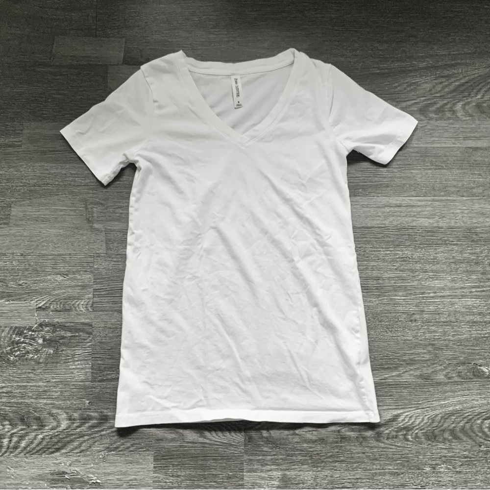 Zenana Outfitters Basic White V-Neck Short Sleeve T-Shirt Top S